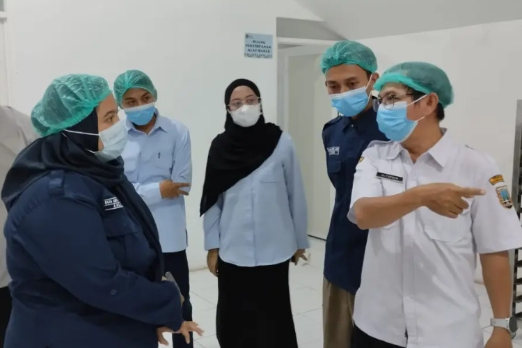 Ratusan Pelajar SMP Negeri 5 Rembang Alami Diare Massal Usai Menyantap MBG Dinkes Langsung Periksa Dapur SPPG