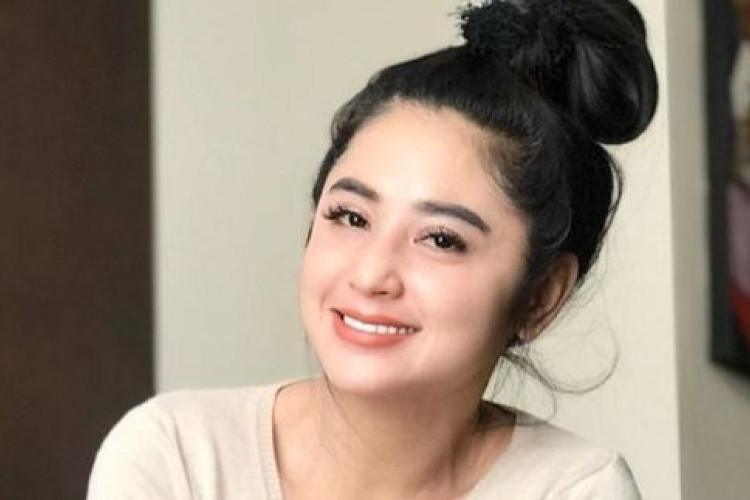 Dewi Perssik Ngamuk Usai Diserang Oknum Fans Sarwendah, Dituding Sindir Rumah Tangga Ruben Onsu di Threads
